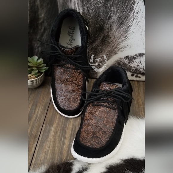 All Fringed Up - Black - Picture 3 of 5